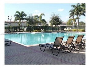 14663 SW 9th St, Unit 1R in Pembroke Pines, FL - Building Photo - Building Photo