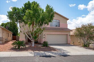 6349 W Desert Hollow Dr in Phoenix, AZ - Building Photo - Building Photo