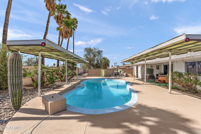 17215 N 130th Ave in Sun City West, AZ - Building Photo - Building Photo