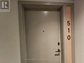 750 Whitlock Ave in Milton, ON - Building Photo - Building Photo