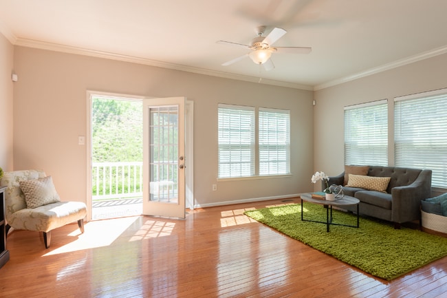 1979 Asheville Dr in Charlottesville, VA - Foto de edificio - Building Photo