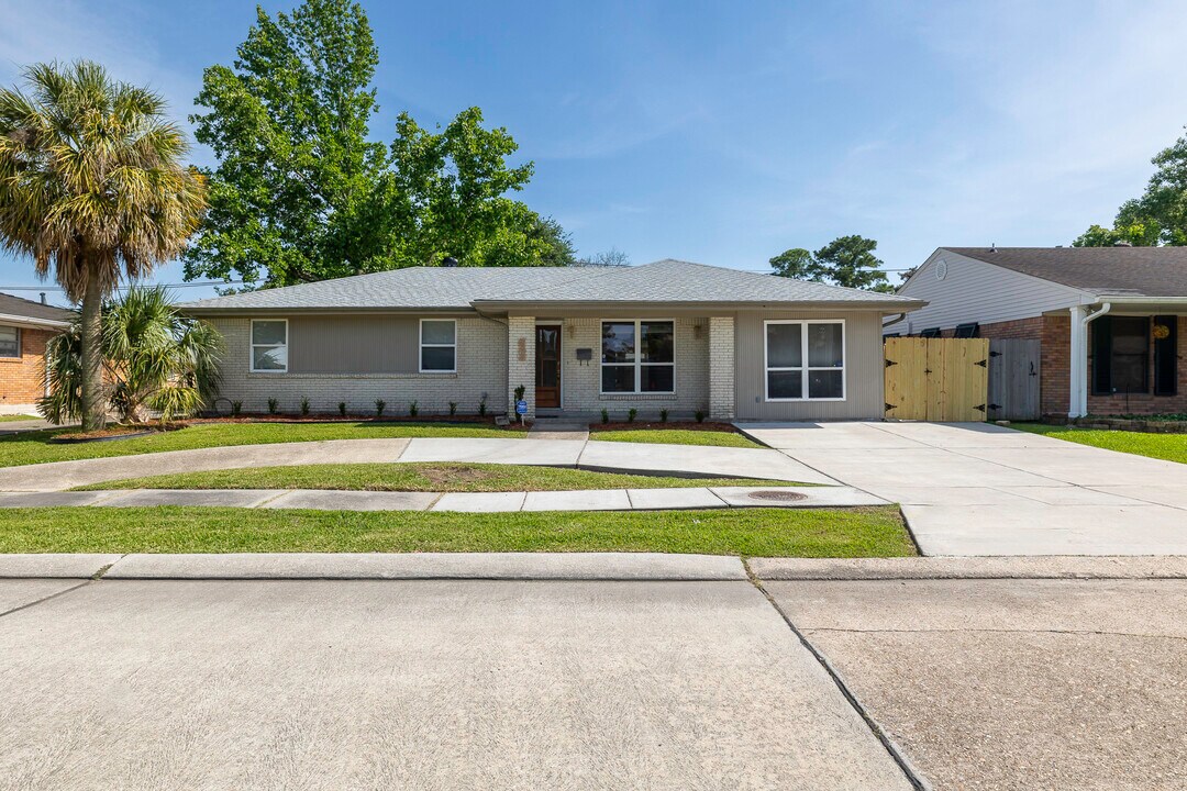 6304 Asher St in Metairie, LA - Foto de edificio