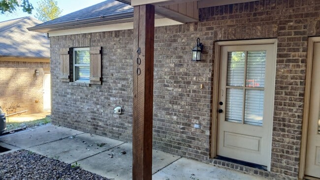 property at 400 Riley Cv