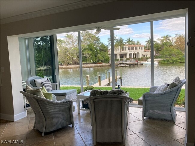 property at 1910 Gulf Shore Blvd N