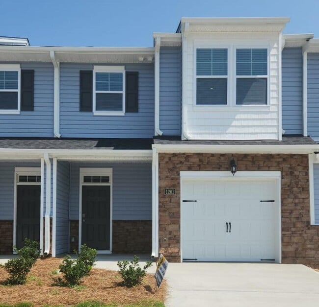 property at 1261 Evelynnview Ln
