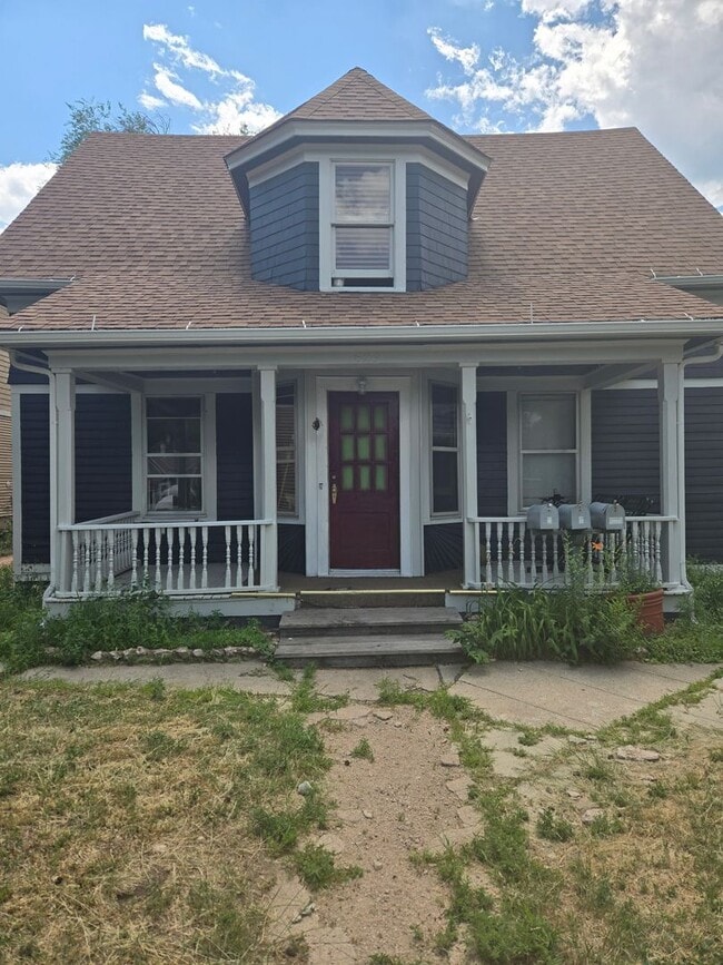 property at 627-629 E Boulder St
