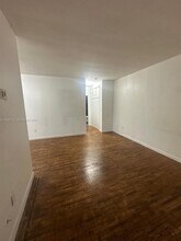 17051 NE 23rd Ave in North Miami Beach, FL - Building Photo - Building Photo