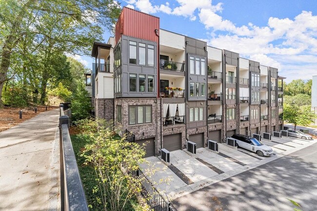 395 Pratt Dr SE in Atlanta, GA - Building Photo - Building Photo