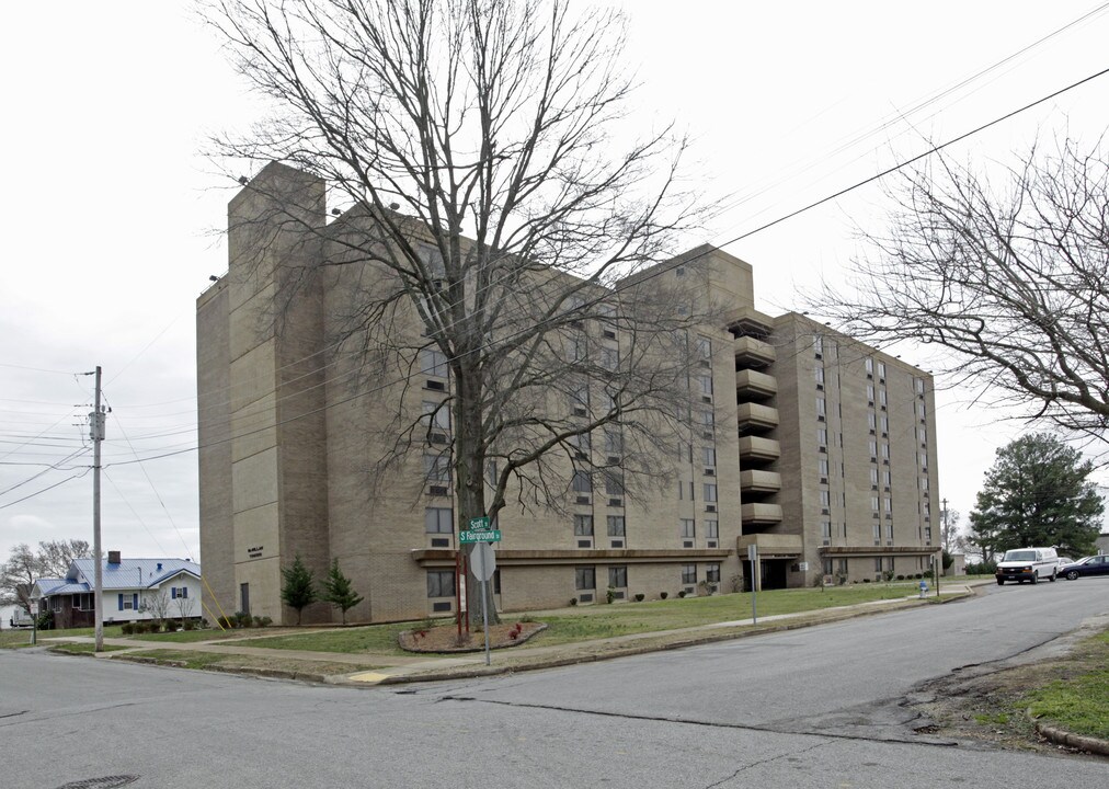 Mcmillan Towers in Jackson, TN - Building Photo