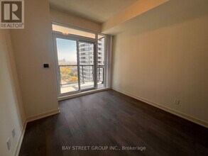 4955 Yonge St in Toronto, ON - Building Photo - Building Photo