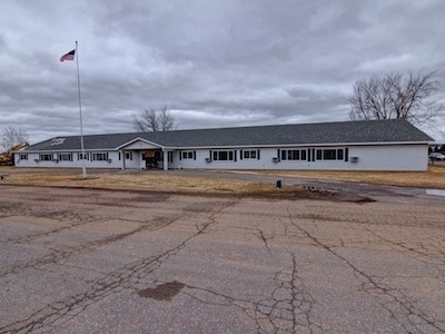 1635 Kern Ave in Rice Lake, WI - Foto de edificio