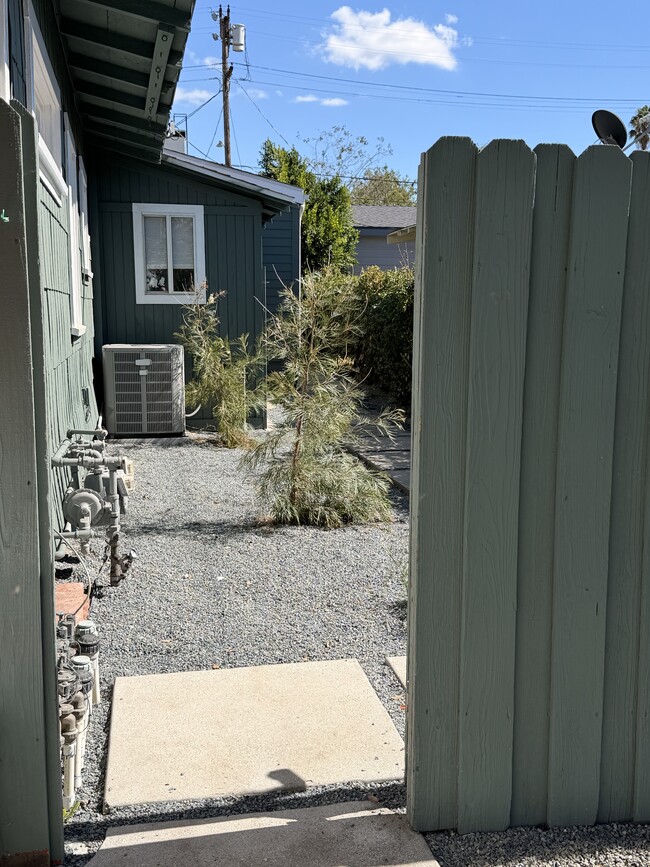 126 Franklin Ct, Unit 126.5 Franklin ct. in Glendale, CA - Building Photo - Building Photo