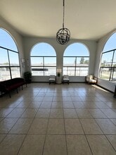 Yukon (Regent) in Hawthorne, CA - Building Photo - Interior Photo