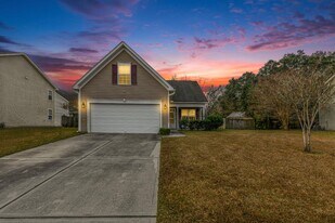 4732 Lewis And Clark Trail in Summerville, SC - Building Photo