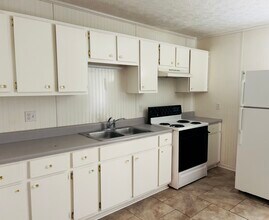 449 Evans St, Unit 4 in Homer, GA - Building Photo - Building Photo