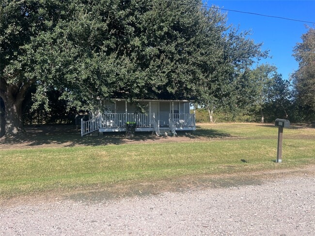515 Harrison Ln in Wharton, TX - Building Photo - Building Photo