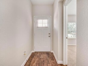 688 Donegal Ln in Georgetown, TX - Foto de edificio - Building Photo