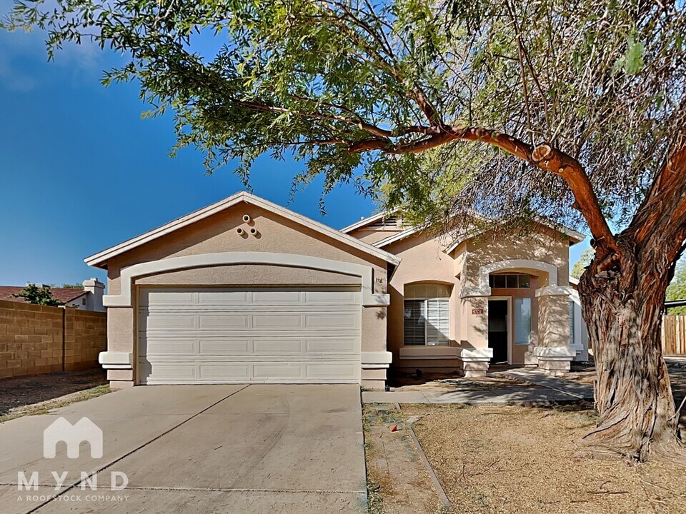 4708 N 89th Dr in Phoenix, AZ - Foto de edificio