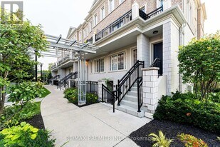 26 Bruce St in Vaughan, ON - Building Photo