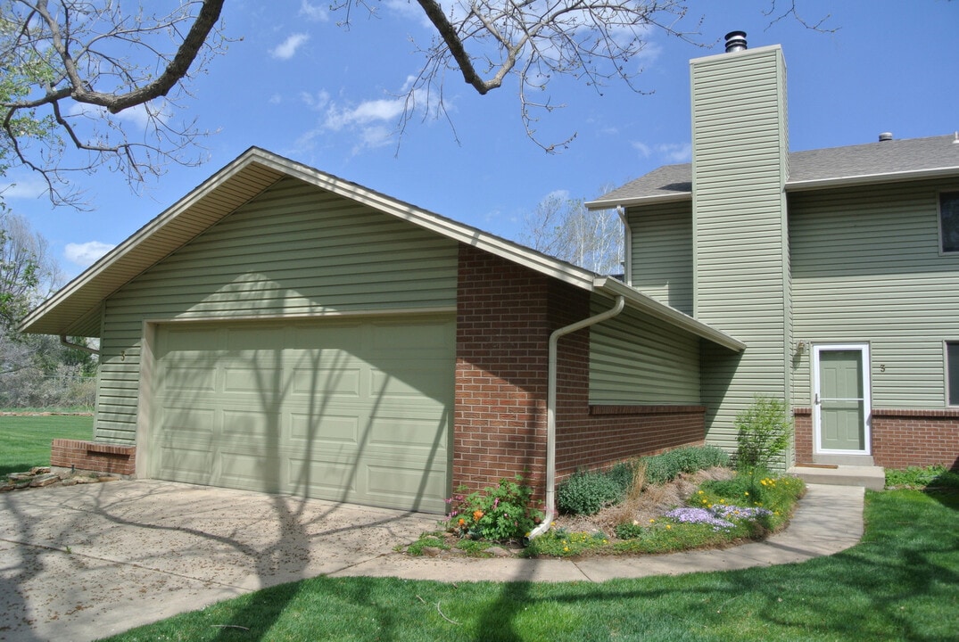 1080 Fairway Ct in Boulder, CO - Foto de edificio
