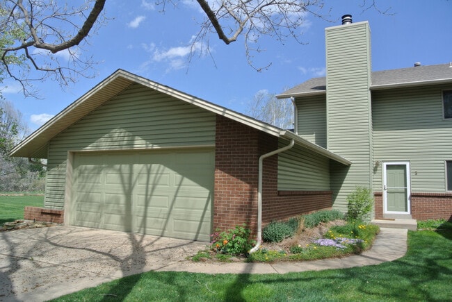 property at 1080 Fairway Ct