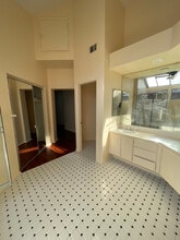 14610 Clearbrook Dr in Chino Hills, CA - Foto de edificio - Building Photo