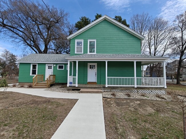 225 State St in Northampton, MA - Building Photo - Building Photo