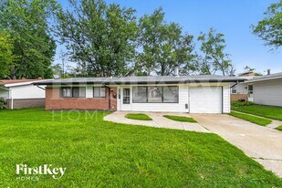 3045 Kingsley Dr in Florissant, MO - Building Photo