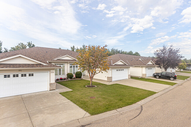 210 Ravine in Leduc, AB - Building Photo - Primary Photo