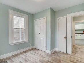 258 Amherst St, Unit 2nd Floor Rental Unit in East Orange, NJ - Building Photo - Building Photo