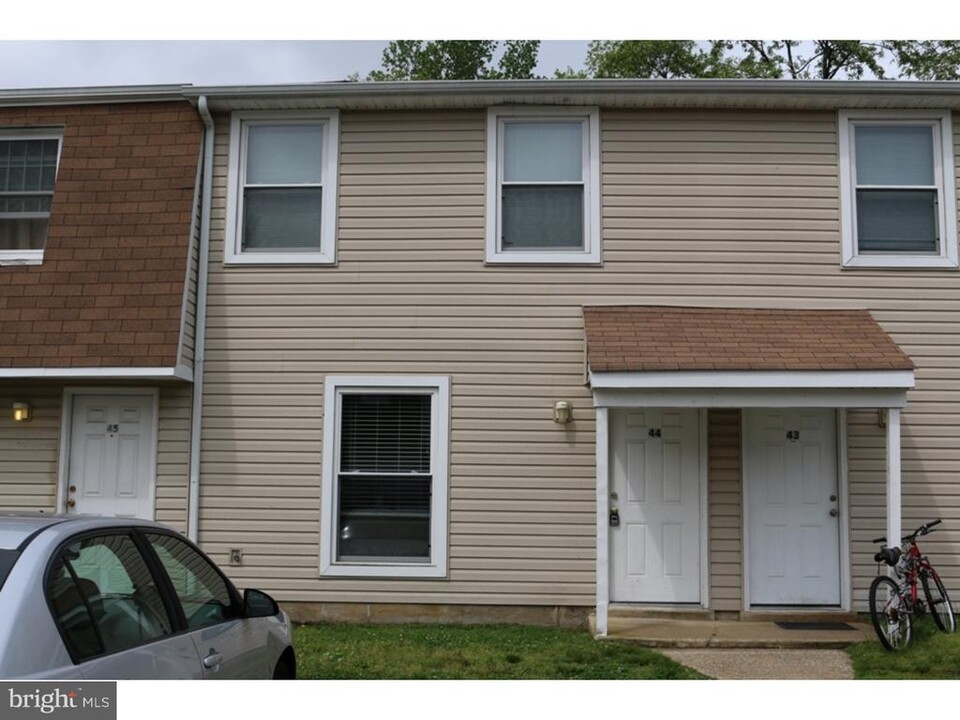 44 Beau Rivage Dr in Glassboro, NJ - Building Photo