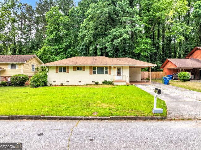 property at 2579 Bonnybrook Dr SW
