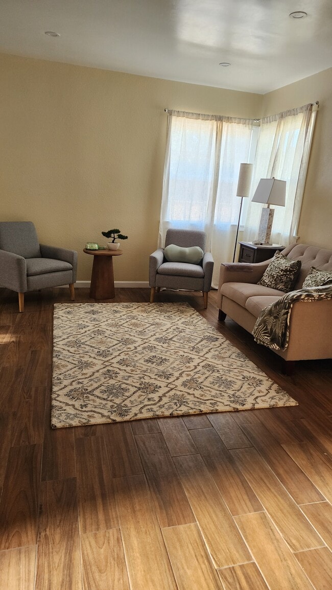 property at 2320 Cerritos Ave