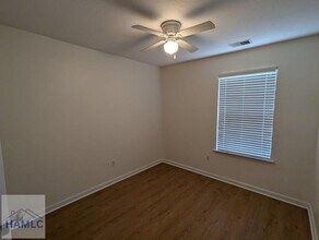 130 Willow Oak Dr in Richmond Hill, GA - Foto de edificio - Building Photo