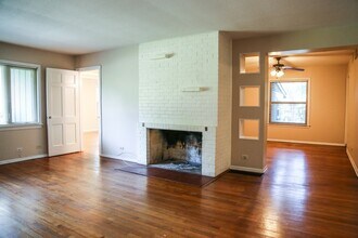 115 Larkwood Dr in San Antonio, TX - Building Photo - Building Photo