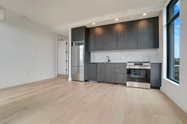 875 4th Ave in Brooklyn, NY - Foto de edificio - Building Photo