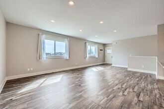 316 61st St SW in Waverly, MN - Foto de edificio - Building Photo
