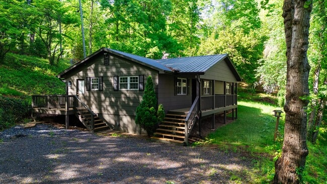 187 Dills Hills Rd in Sylva, NC - Building Photo - Building Photo