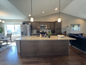 1110 NE 15th Ln in Ankeny, IA - Building Photo - Building Photo