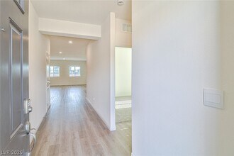 7476 Crystal Harbor Ave in North Las Vegas, NV - Building Photo - Building Photo