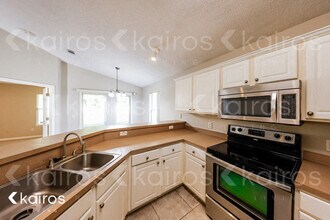 225 Leebeck Cir in Pensacola, FL - Foto de edificio - Building Photo