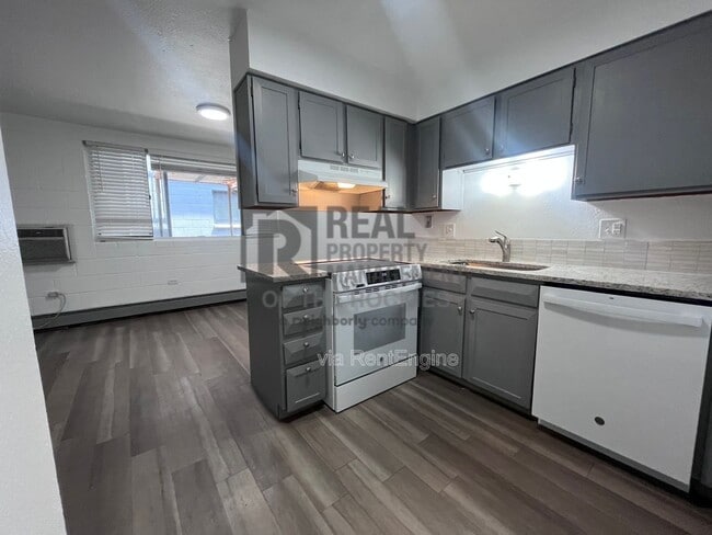 property at 713 N Garfield Ave