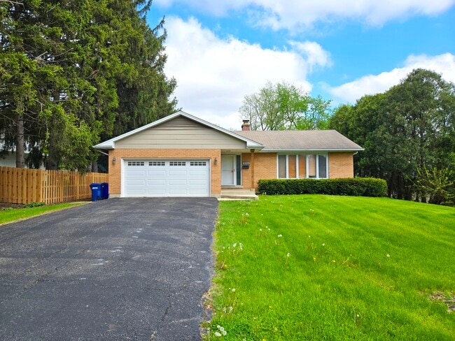 1223 Westhaven Dr in Wheaton, IL - Building Photo - Building Photo