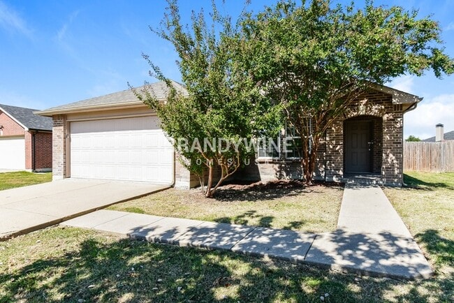 411 Silver Leaf Dr in Royse City, TX - Foto de edificio - Building Photo