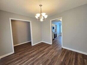 1729 Crestview Dr in Clarksville, TN - Building Photo - Building Photo