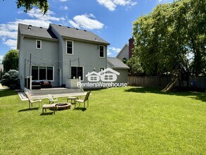 16996 Hanover Ln in Eden Prairie, MN - Building Photo - Building Photo
