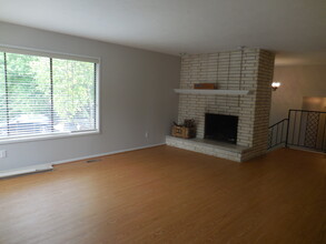 9908 SW 29th Pl in Portland, OR - Building Photo - Building Photo