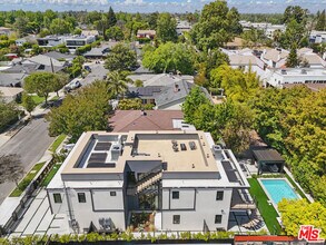4904 Van Noord Ave in Los Angeles, CA - Building Photo - Building Photo