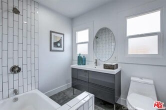 338 Walnut Ave in Long Beach, CA - Building Photo - Building Photo