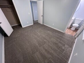 8295 Glenwoods Terrace in Riverdale, GA - Building Photo - Building Photo